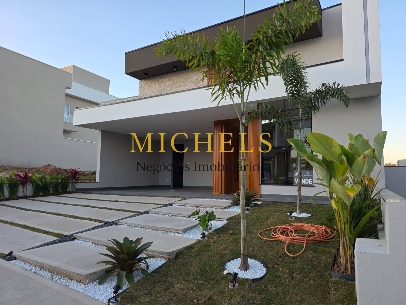 Casa, 3 quartos, 198 m² - Foto 2