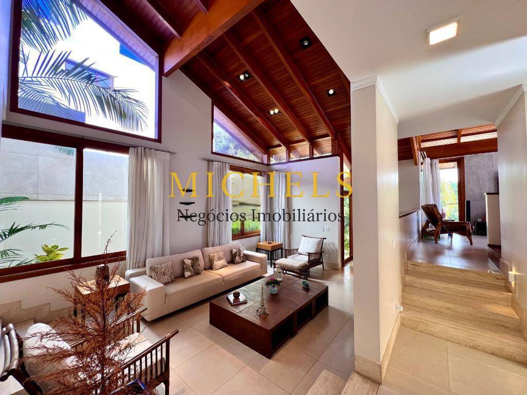 Casa, 3 quartos, 337 m² - Foto 1