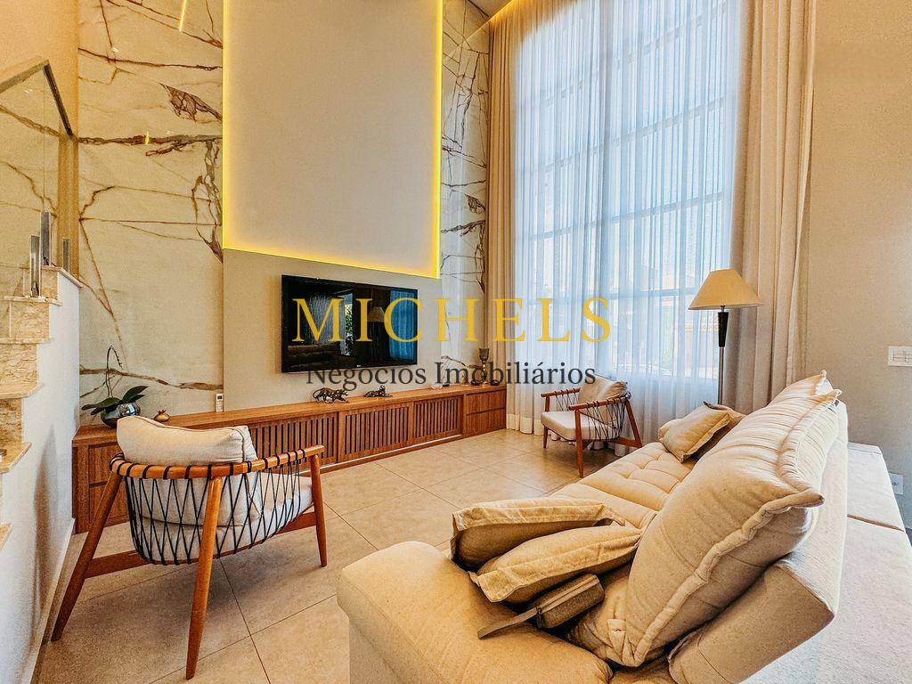 Casa, 4 quartos, 330 m² - Foto 1