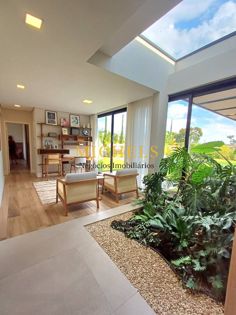 Casa, 4 quartos, 380 m² - Foto 1