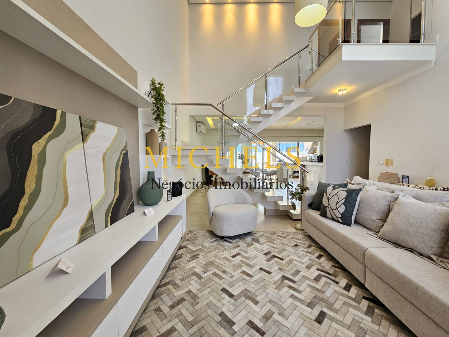 Casa, 4 quartos, 268 m² - Foto 2