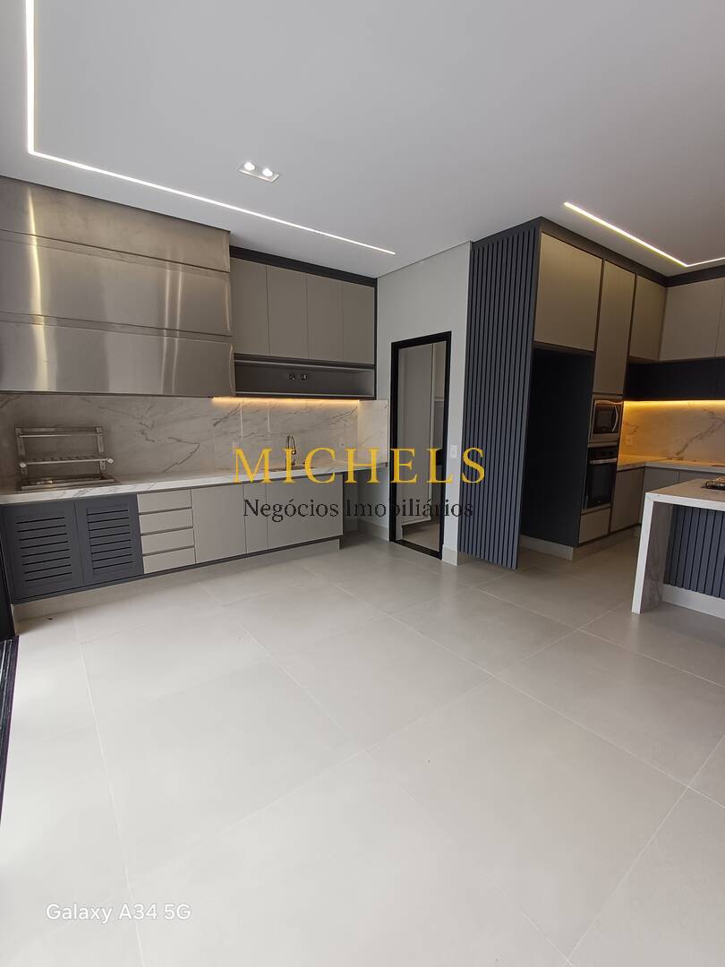 Casa, 3 quartos, 235 m² - Foto 9