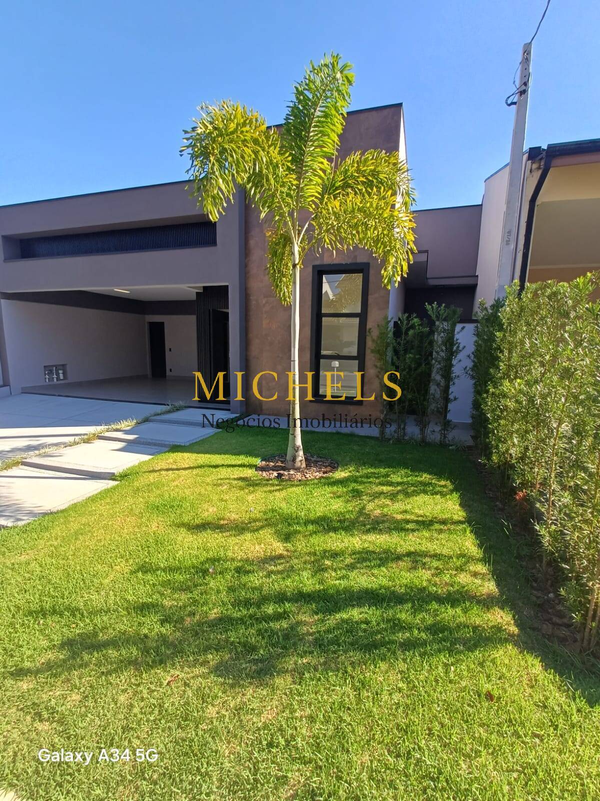Casa, 3 quartos, 217 m² - Foto 1