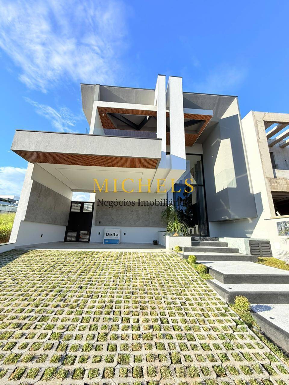Casa, 3 quartos, 327 m² - Foto 1
